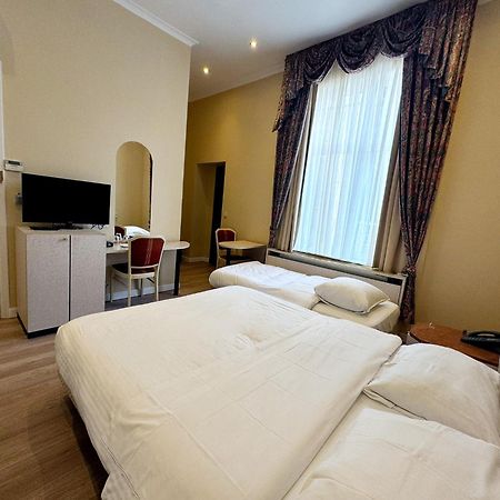 Hotel L'Auberge Du Souverain Auderghem Dış mekan fotoğraf